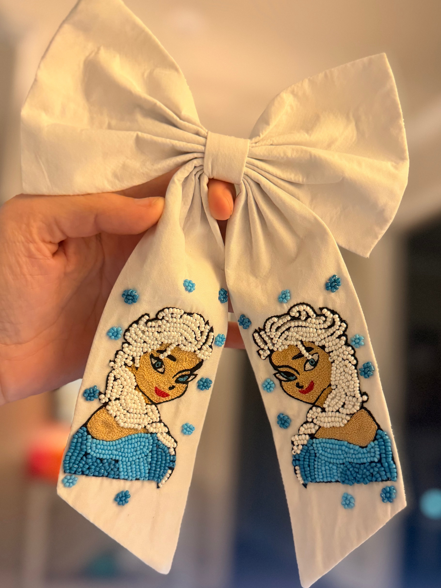 Elsa Bow